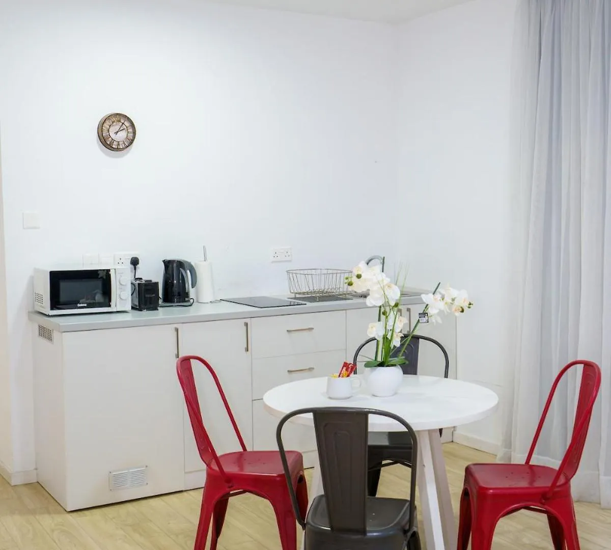 Kitieos 163 Suite In Finikoudes Larnaca 0*,  Cyprus