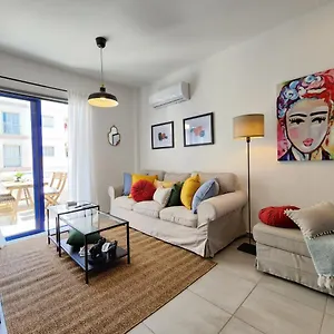 Apartment Frida's Cozy Two Bedroom, Larnaca