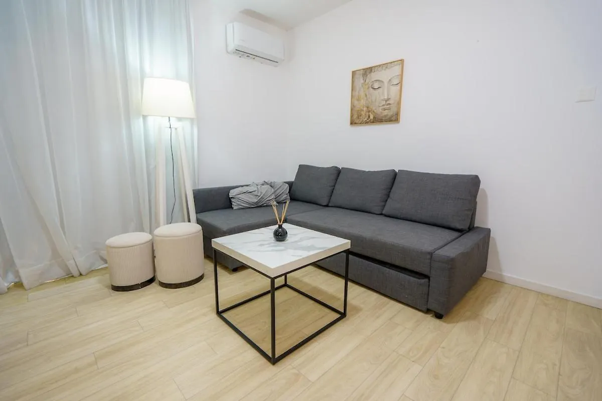 Apartment Kitieos 163 Suite In Finikoudes Larnaca